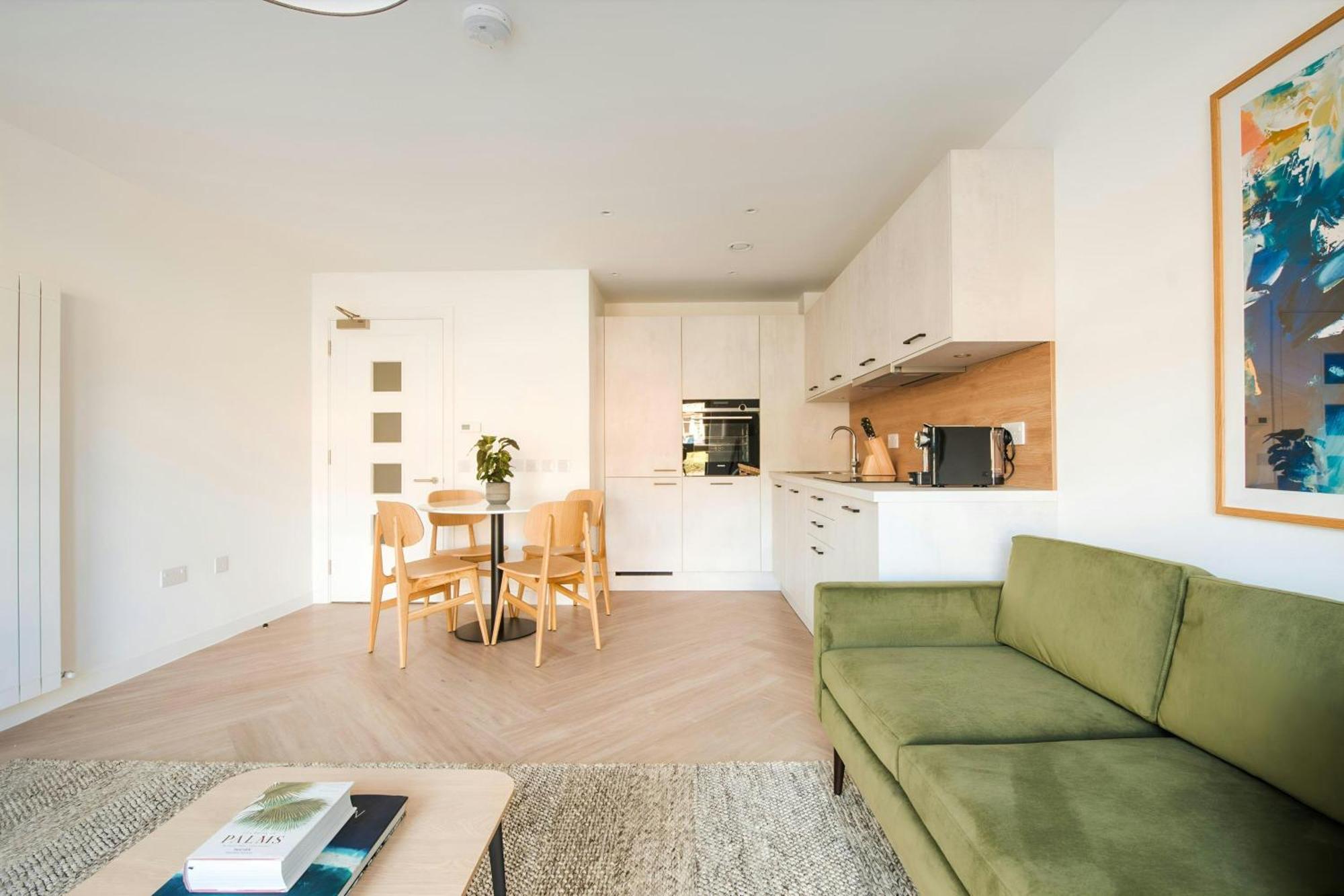 Two-Bedroom Apartment with Queen and Twin Bed